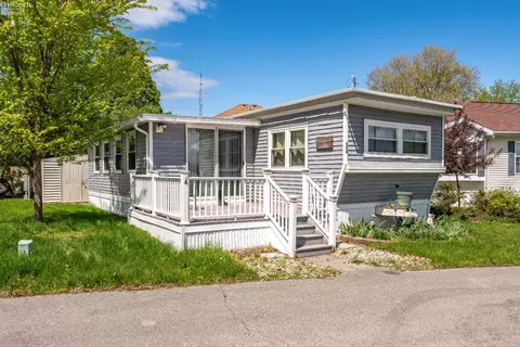 2175 NE Catawba Rd #24, Port Clinton, OH 43452
