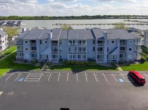 216 Clinton Reef, Port Clinton, OH 43452