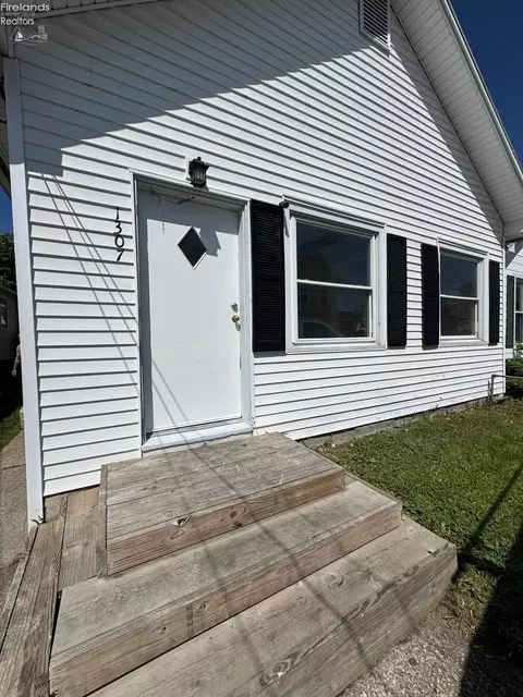 1307 Stone St, Sandusky, OH 44870