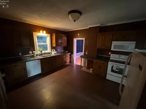 Kitchen - 4850 Bullhead Rd, Willard, OH 44890 photo 1 of 2