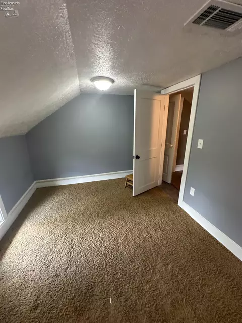 Bedroom - 4850 Bullhead Rd, Willard, OH 44890 photo 8 of 16