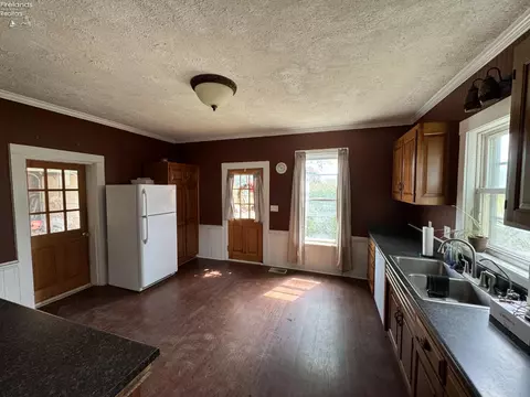 Kitchen - 4850 Bullhead Rd, Willard, OH 44890 photo 2 of 2