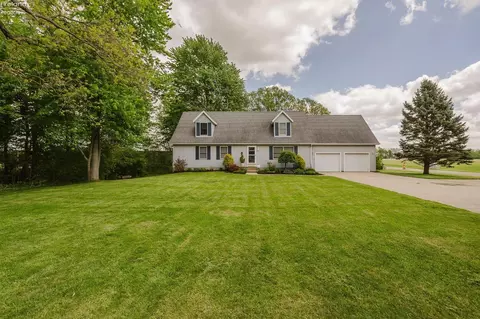 Exterior - 9208 River Rd, Huron, OH 44839 photo 2 of 12