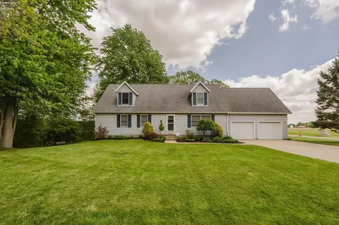 Exterior - 9208 River Rd, Huron, OH 44839 photo 9 of 12