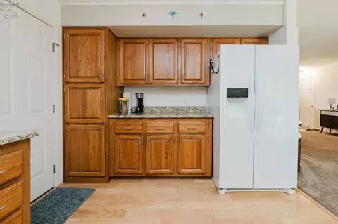 Kitchen - 9208 River Rd, Huron, OH 44839 photo 4 of 4