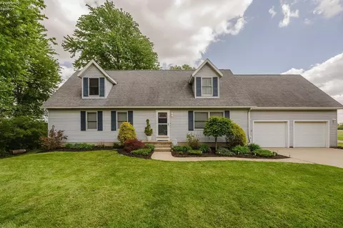 9208 River Rd, Huron, OH 44839