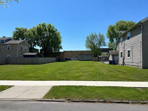 713 W Market St, Sandusky, OH 44870