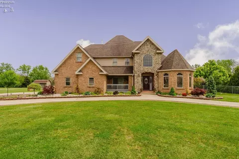 723 Tucker Rd, Fremont, OH 43420