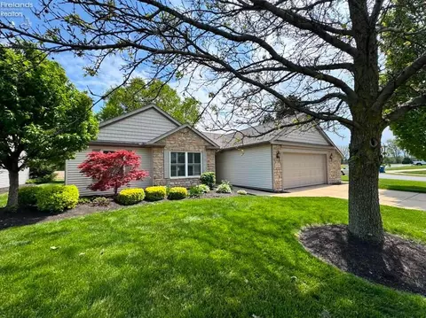 1724 Courtney Ln, Huron, OH 44839
