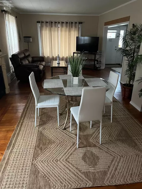 Dining - 410 E Main St, Marblehead, OH 43440 photo 1 of 3