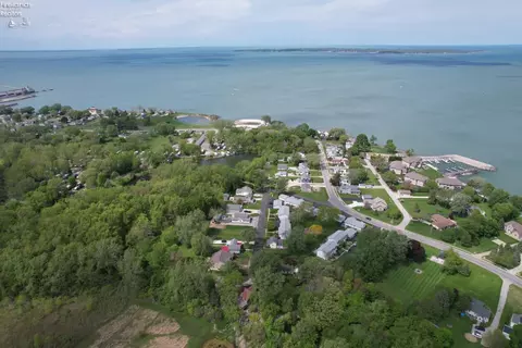 View/Area - 410 E Main St, Marblehead, OH 43440 photo 14 of 16