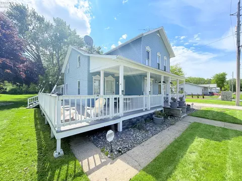 Exterior - 410 E Main St, Marblehead, OH 43440 photo 7 of 21