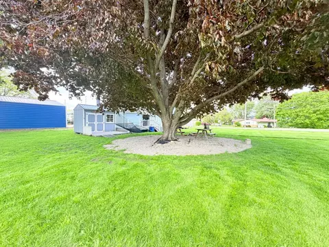 Exterior - 410 E Main St, Marblehead, OH 43440 photo 13 of 21