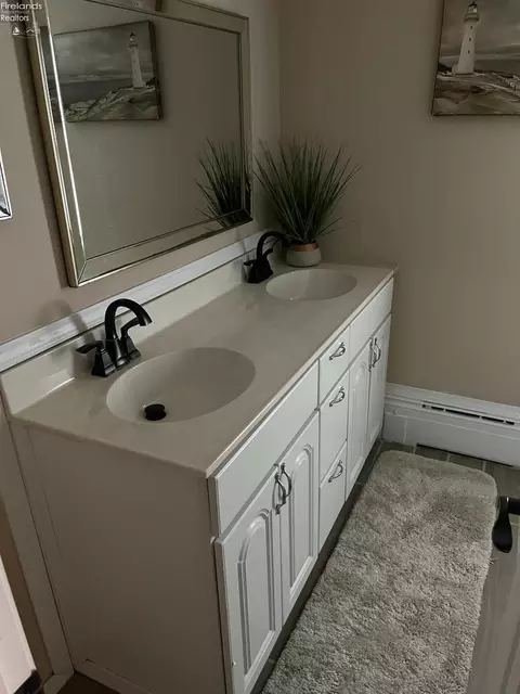 Bath - 410 E Main St, Marblehead, OH 43440 photo 1 of 2