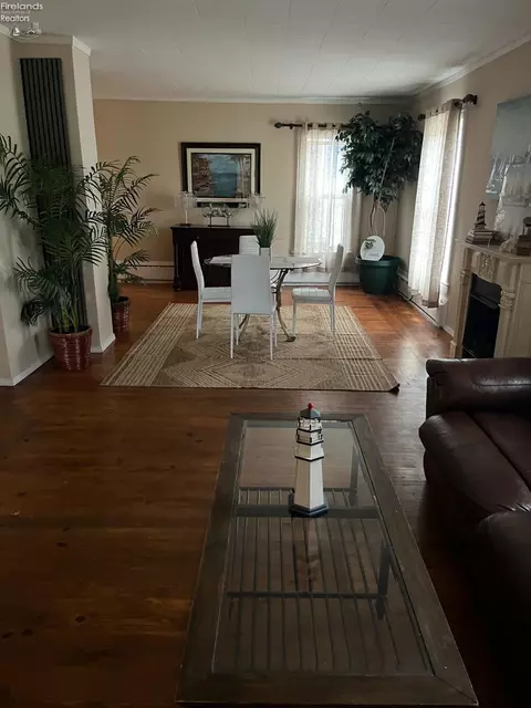 Dining - 410 E Main St, Marblehead, OH 43440 photo 2 of 3