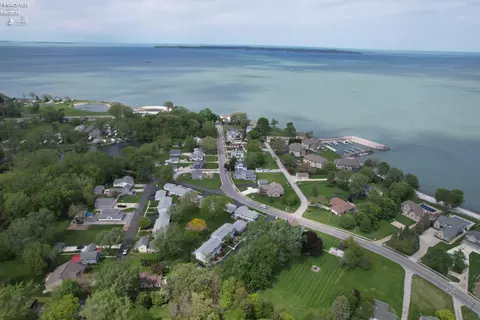 View/Area - 410 E Main St, Marblehead, OH 43440 photo 4 of 16