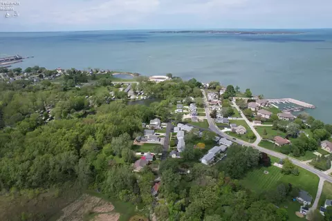 View/Area - 410 E Main St, Marblehead, OH 43440 photo 13 of 15
