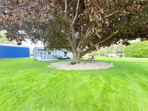 Exterior - 410 E Main St, Marblehead, OH 43440 photo 11 of 20