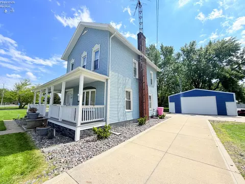 Exterior - 410 E Main St, Marblehead, OH 43440 photo 17 of 21
