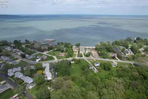View/Area - 410 E Main St, Marblehead, OH 43440 photo 10 of 16