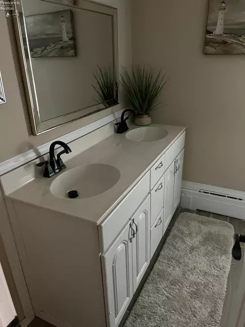Bath - 410 E Main St, Marblehead, OH 43440 photo 1 of 2