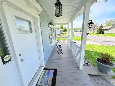 Exterior - 410 E Main St, Marblehead, OH 43440 photo 20 of 21