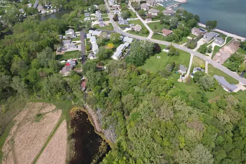 View/Area - 410 E Main St, Marblehead, OH 43440 photo 15 of 16