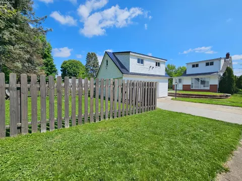 Exterior - 201 Brinker St, Bellevue, OH 44811 photo 6 of 7