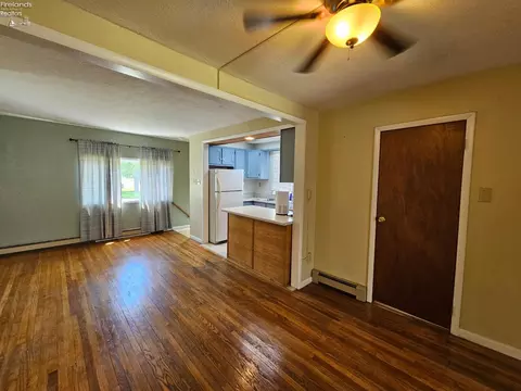 Living - 201 Brinker St, Bellevue, OH 44811 photo 5 of 7