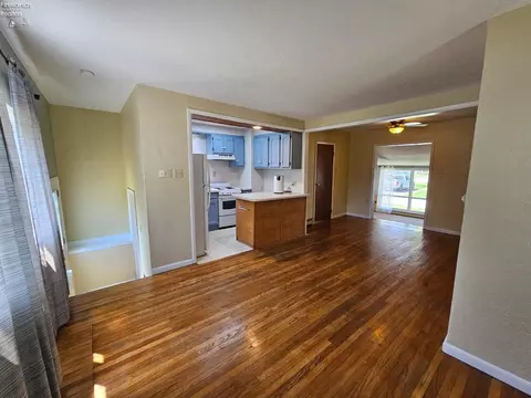 Living - 201 Brinker St, Bellevue, OH 44811 photo 6 of 7
