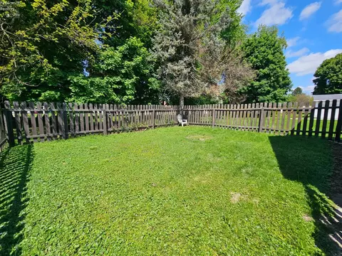 Exterior - 201 Brinker St, Bellevue, OH 44811 photo 7 of 7