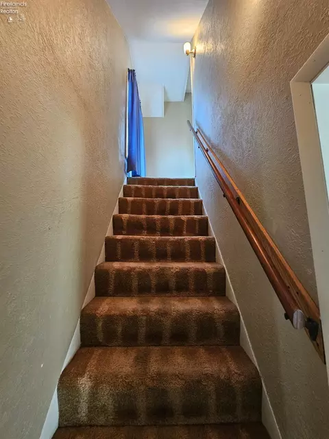 Entry Way - 201 Brinker St, Bellevue, OH 44811 photo 1 of 3