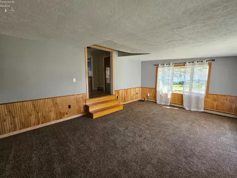 Living - 201 Brinker St, Bellevue, OH 44811 photo 3 of 7