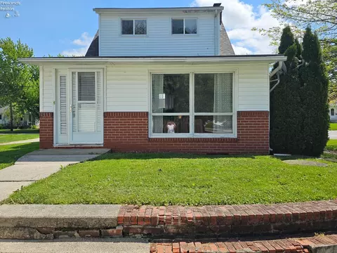 Exterior - 201 Brinker St, Bellevue, OH 44811 photo 5 of 7