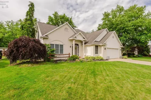 148 Springbrook Dr, Fremont, OH 43420