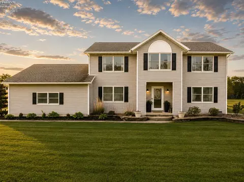 715 Valleyview Dr, Bellevue, OH 44811