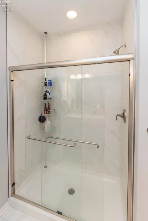 Bath - 6012 Coventry Cir, Huron, OH 44839 photo 8 of 8