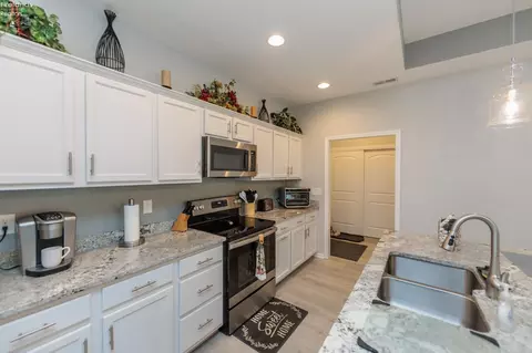 Kitchen - 6012 Coventry Cir, Huron, OH 44839 photo 5 of 6