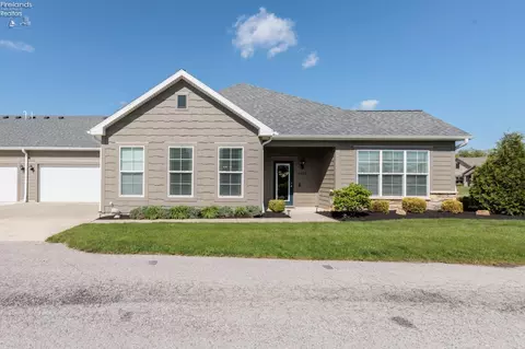 6012 Coventry Cir, Huron, OH 44839