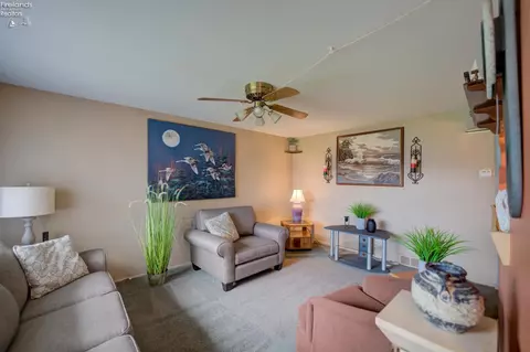 Living - 4700 Willow Ave, Lorain, OH 44055 photo 3 of 3