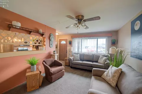 Living - 4700 Willow Ave, Lorain, OH 44055 photo 1 of 3