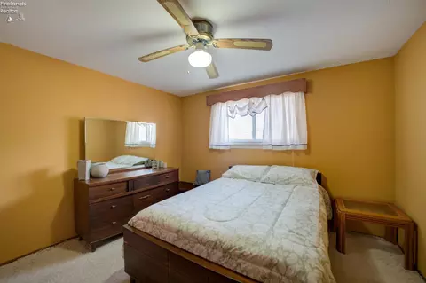 Bedroom - 4700 Willow Ave, Lorain, OH 44055 photo 3 of 4