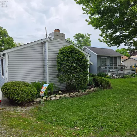 1953 S Central Ln, Marblehead, OH 43440