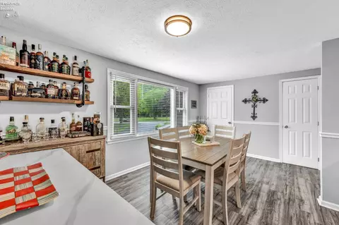 Dining - 3616 Turfside Cir #B, Huron, OH 44839 photo 2 of 5