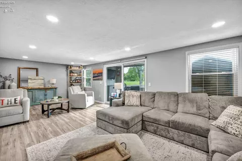 Living - 3616 Turfside Cir #B, Huron, OH 44839 photo 1 of 5