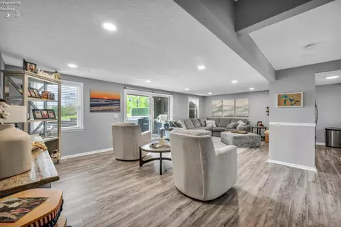 Living - 3616 Turfside Cir #B, Huron, OH 44839 photo 4 of 5