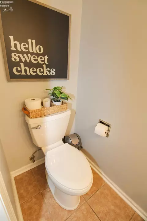 Bath - 3616 Turfside Cir #B, Huron, OH 44839 photo 5 of 5