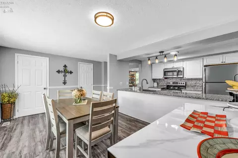 Dining - 3616 Turfside Cir #B, Huron, OH 44839 photo 1 of 5