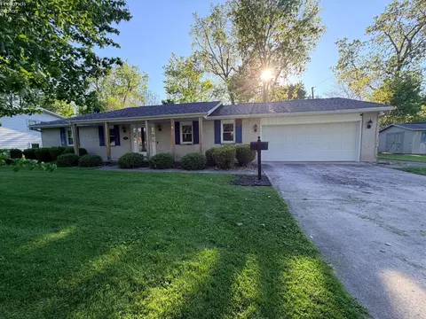 1021 Kennedy Ln, Fostoria, OH 44830