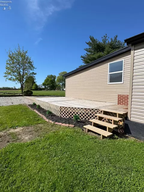Exterior - 412 Monroe St, Monroeville, OH 44847 photo 3 of 5